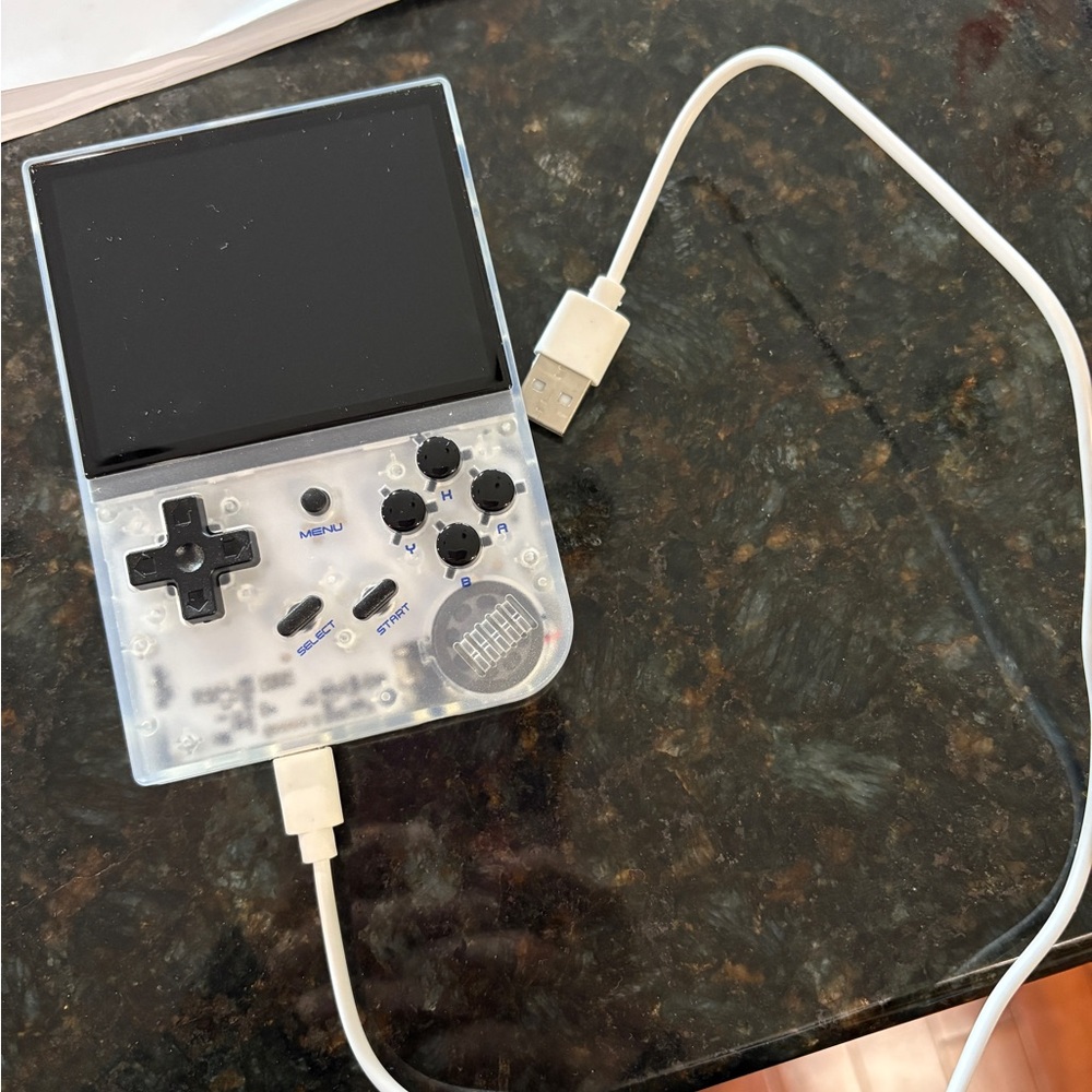 Anbernic RG35XX Handheld Gaming Console - Picture 6 of 10